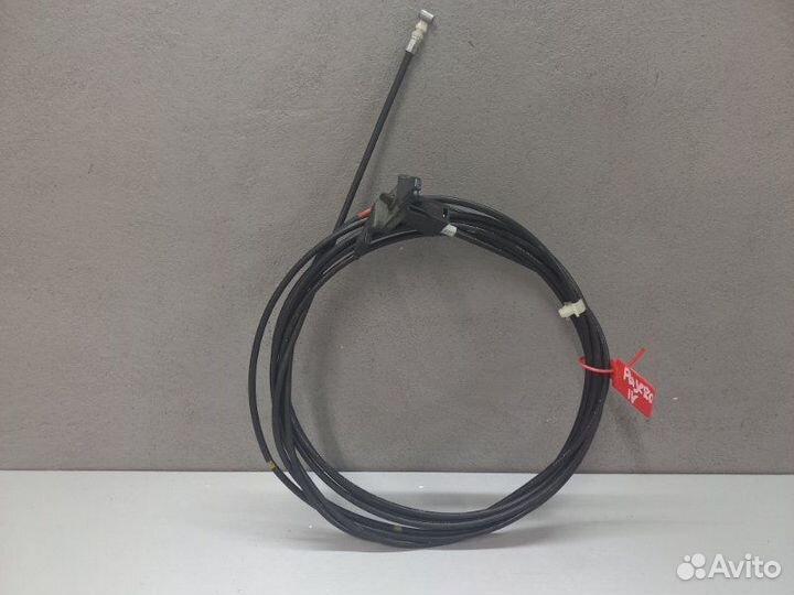 Трос лючка бака Mitsubishi Pajero 4 6G72 2011