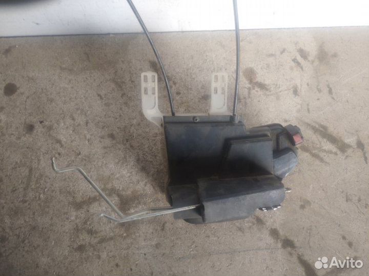 Замок двери передний правый Hyundai Tucson 2007