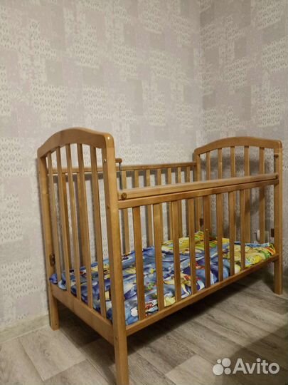 Детская кроватка