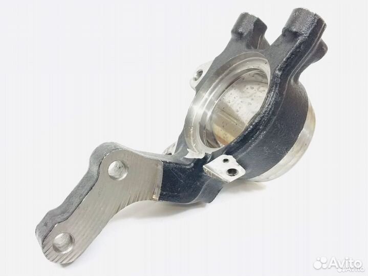 Skoda Roomster I Кулак Поворотный