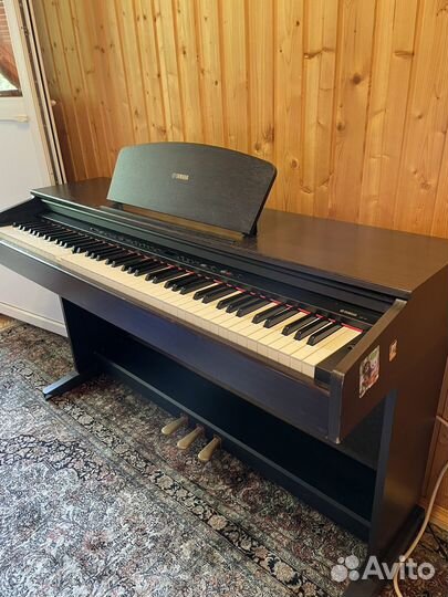 Цифровое пианино Yamaha YDP-121