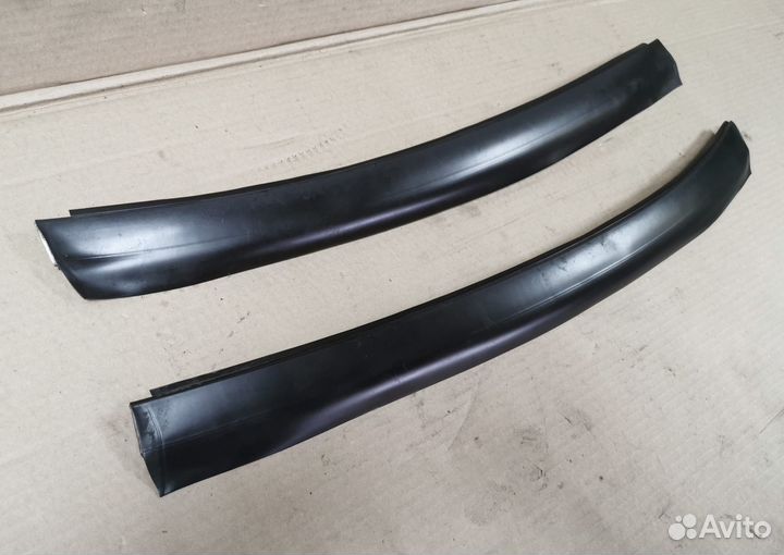 Нижние молдинги лобового стекла на Mercedes W124