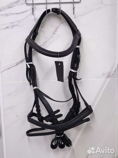 Уздечка для лошади новоя