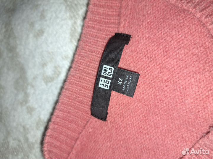 Свитер uniqlo шерсть xs