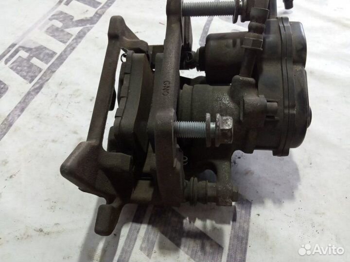 Тормозной суппорт задний левый Audi A4 B8