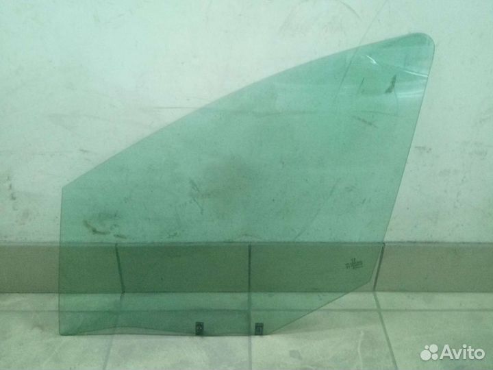 Стекло передней левой двери Пежо 308