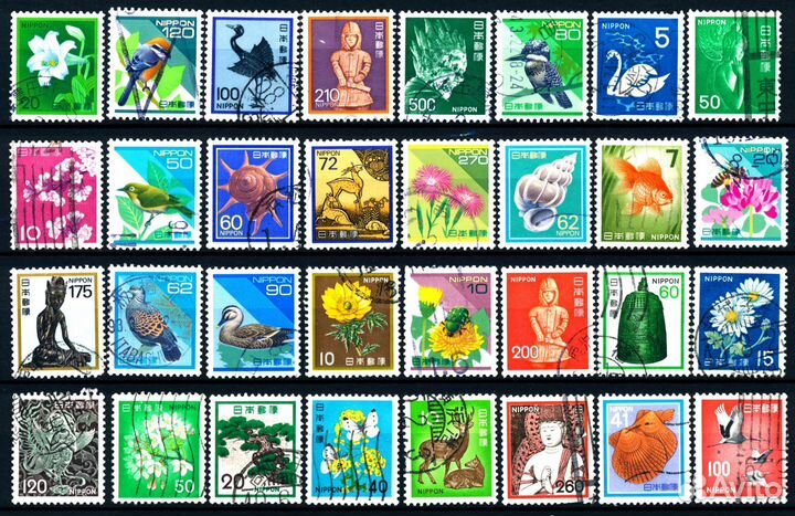 Набор из 32 разных почтовых марок Японии