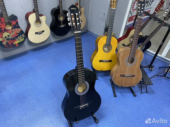 Полноразмерная класссическая гитара (4/4)