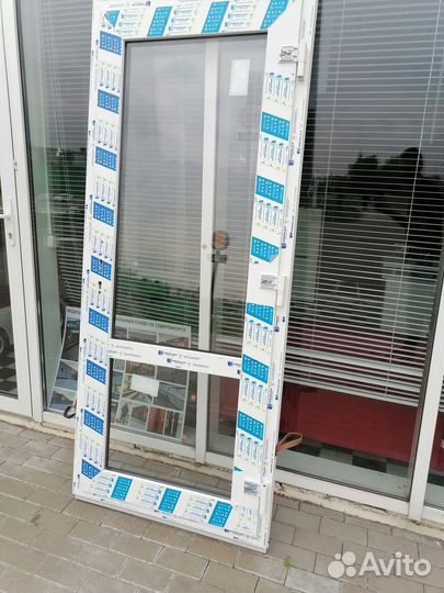 Пластиковые двери 90х210 входные