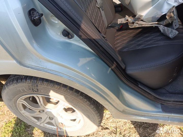 Крыло заднее правое Nissan Almera Classic B10