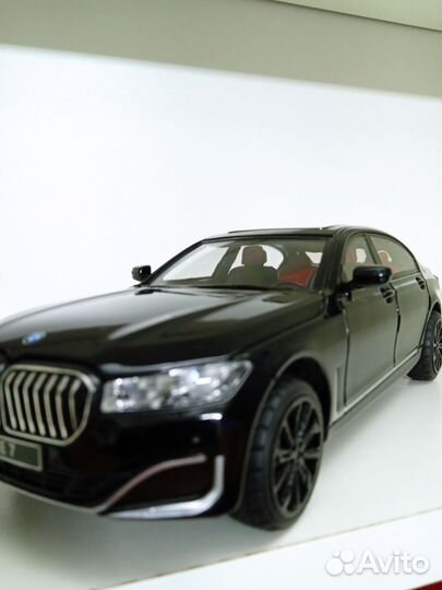 Модель автомобиля 1:24