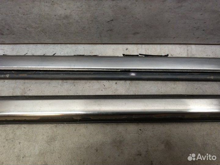 Молдинг двери передний Nissan Skyline V35 VQ25DD