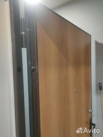 Дверь входная металлическая