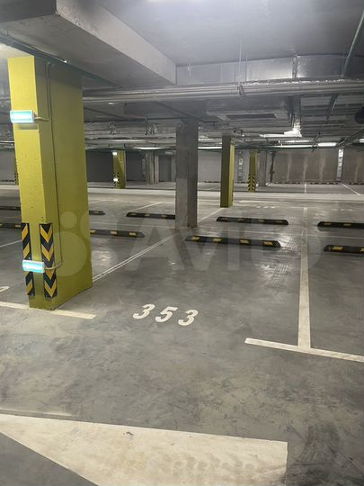 Машиноместо, 14 м²