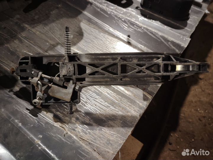 Ручка задняя правая Ford Fiesta Mk5