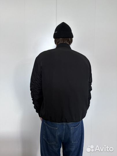 Бомбер bershka мужской