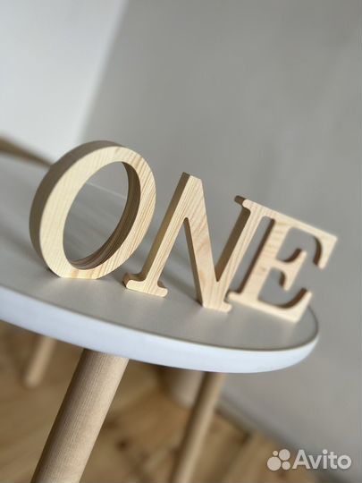 Деревянные буквы ONE