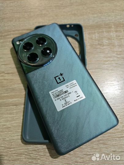 OnePlus 12, 12/256 ГБ