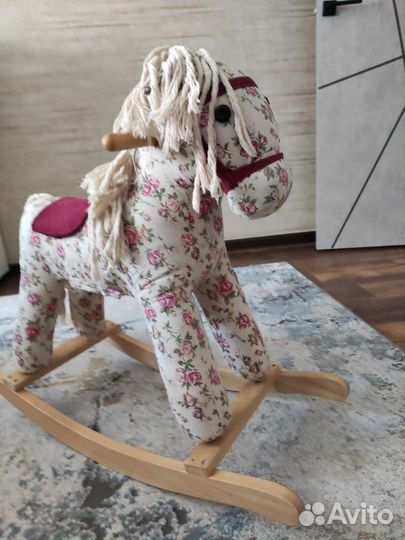 Детская качалка лошадь