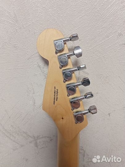 Электрогитара Fender squier strat (обмен на бас)