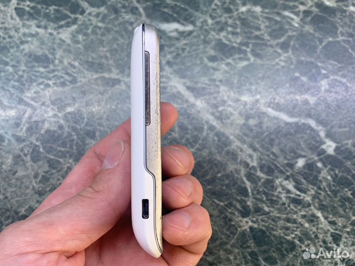 Телефон HTC Wildfire S