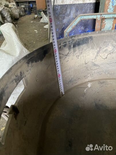 Продам колпак заднего колеса
