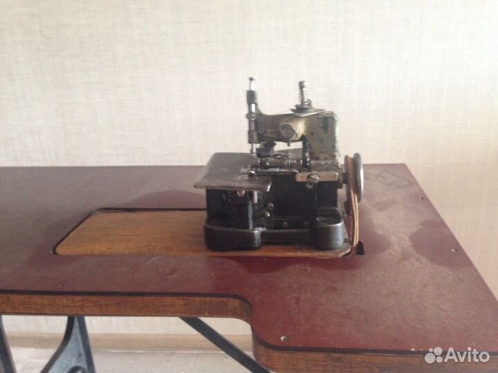 Швейная машина, оверлок