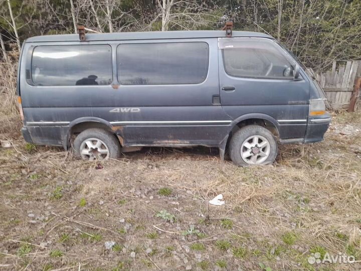 Запчасти на toyota hiace