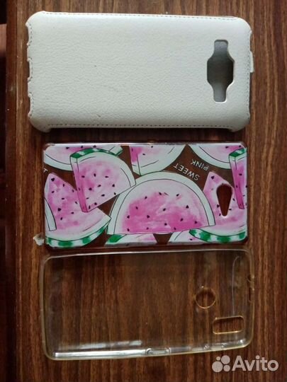 Чехлы на телефон