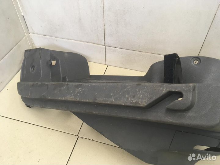 Держатель задней полки Focus II 2005-2008