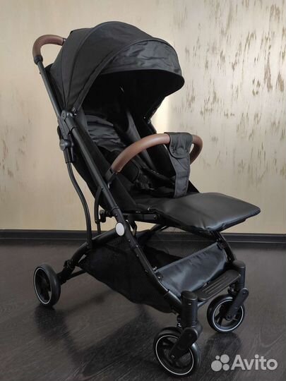 Прогулочная коляска Tomix Luna Lux, черная