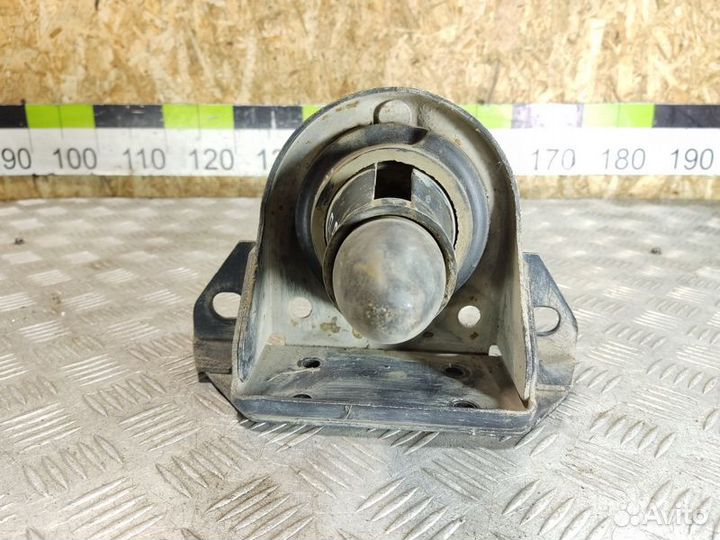 Кронштейн Vaz Niva