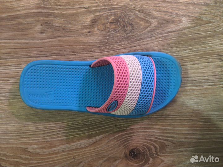 Шлепанцы для девочки 34