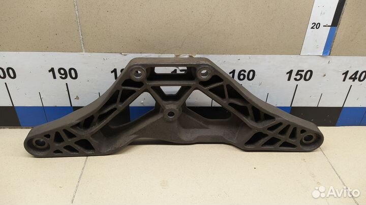 Кронштейн редуктора A6 C6,4F 2005-2011