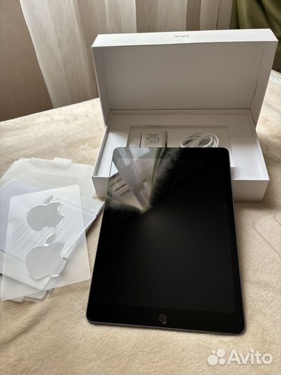 iPad 8 поколения Wi-Fi + Cellular