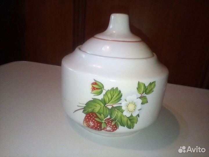 Посуда. Сахарница. Менажница