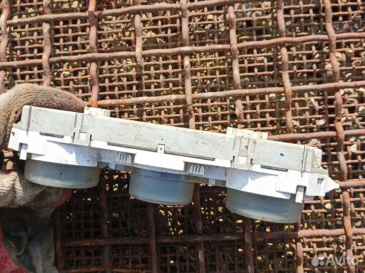 Блок управления климат-контролем Mazda 6