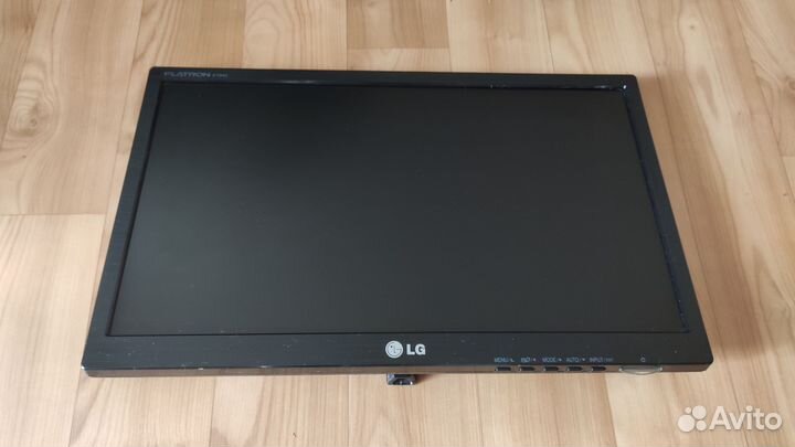 Монитор LG 19