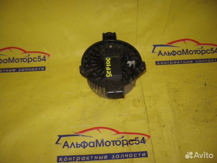 Мотор печки Toyota Ractis SCP100 2SZ-FE 2006