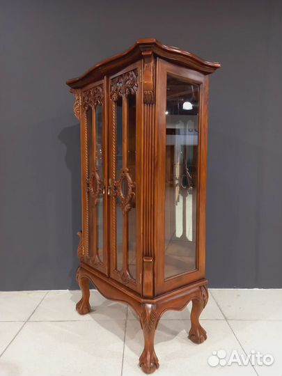 Витрина резная для посуды