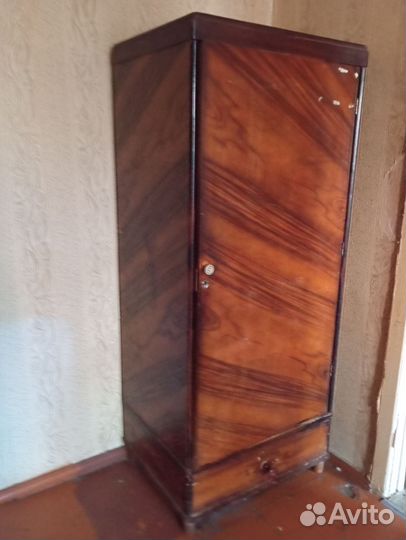 Шкаф распашной