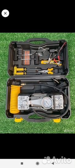 Компрессор автомобильный двухпоршневой