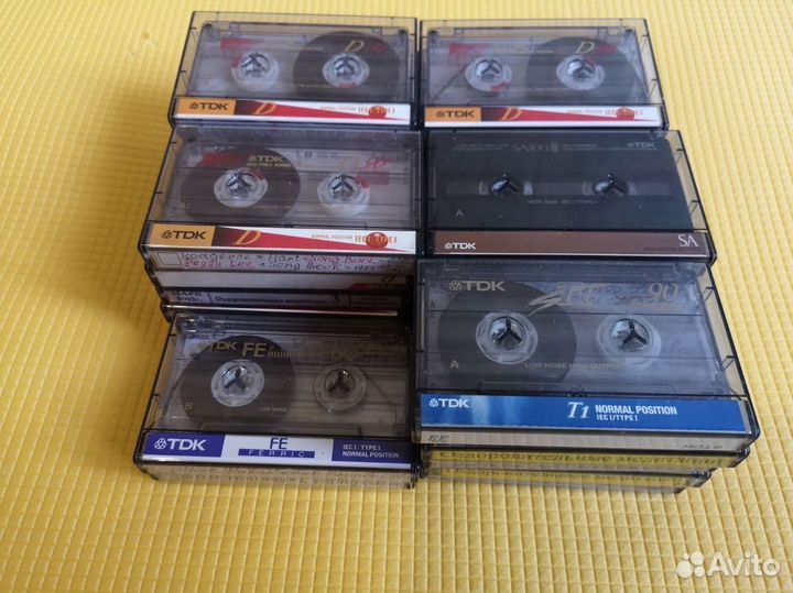 Аудиокассеты с записью 108 штук
