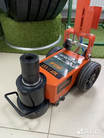 Домкрат гидравлический подкатной HGA