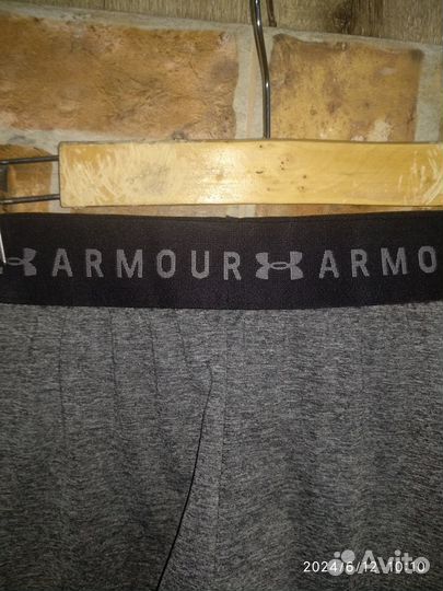 Беговые тренировочные шорты Under Armour р XS