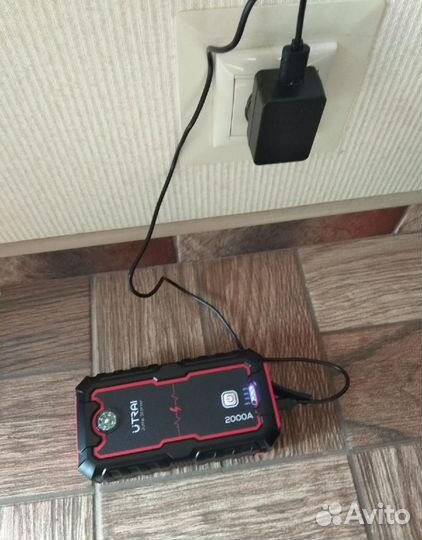 Зарядное пусковое устройство Utrai 2000A 22000mAh