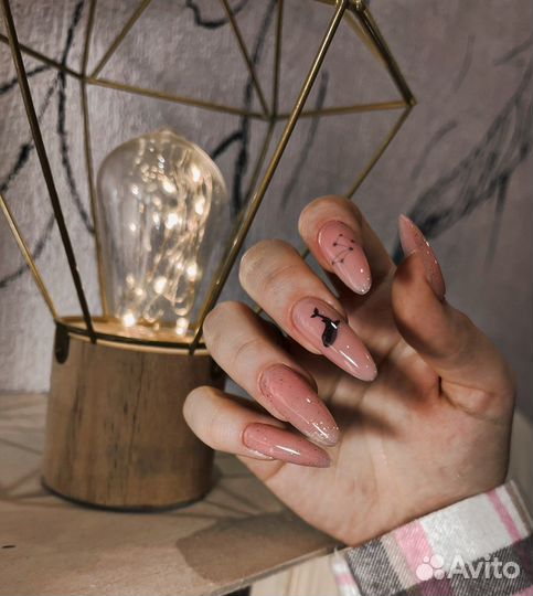 Маникюр наращивание ногтей /педикюр