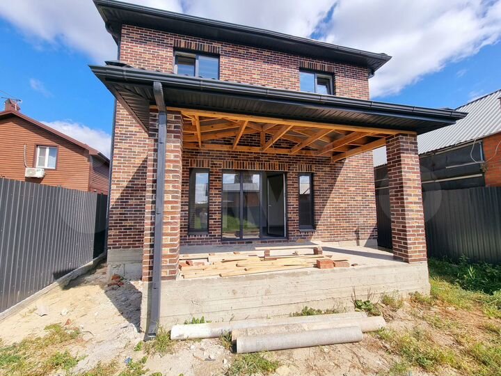 Дом 165 м² на участке 5 сот.