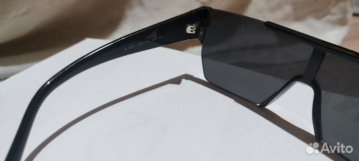 Солнцезащитные очки Burberry