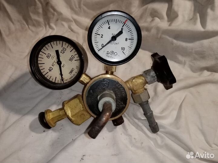 Редуктор на углекислотный баллон